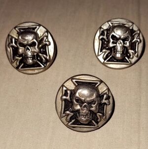 ☠️Skull & Crossbones Conchos/Goth/Halloween/Fetish/Horror (6) count